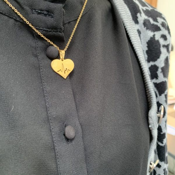 Hjerte halskæde i guldtone